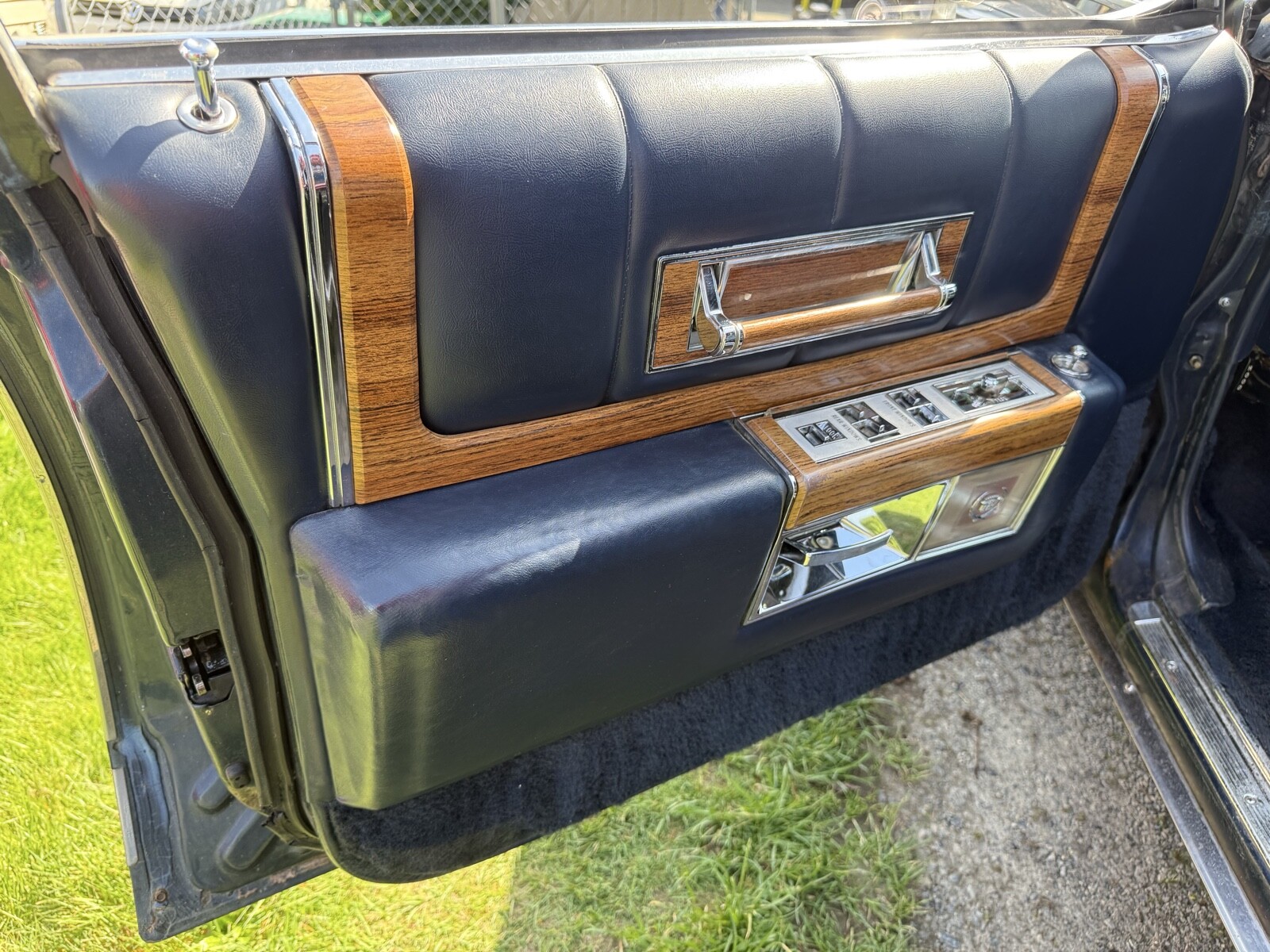 Cadillac-Fleetwood-1980-Sedan-11