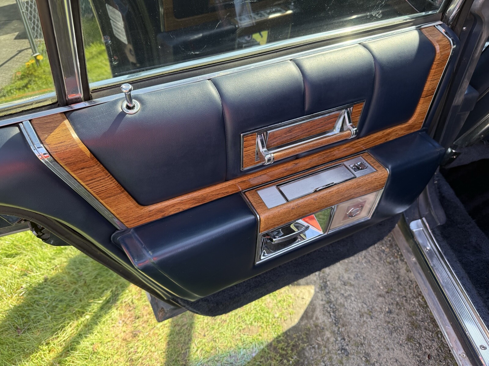 Cadillac-Fleetwood-1980-Sedan-12
