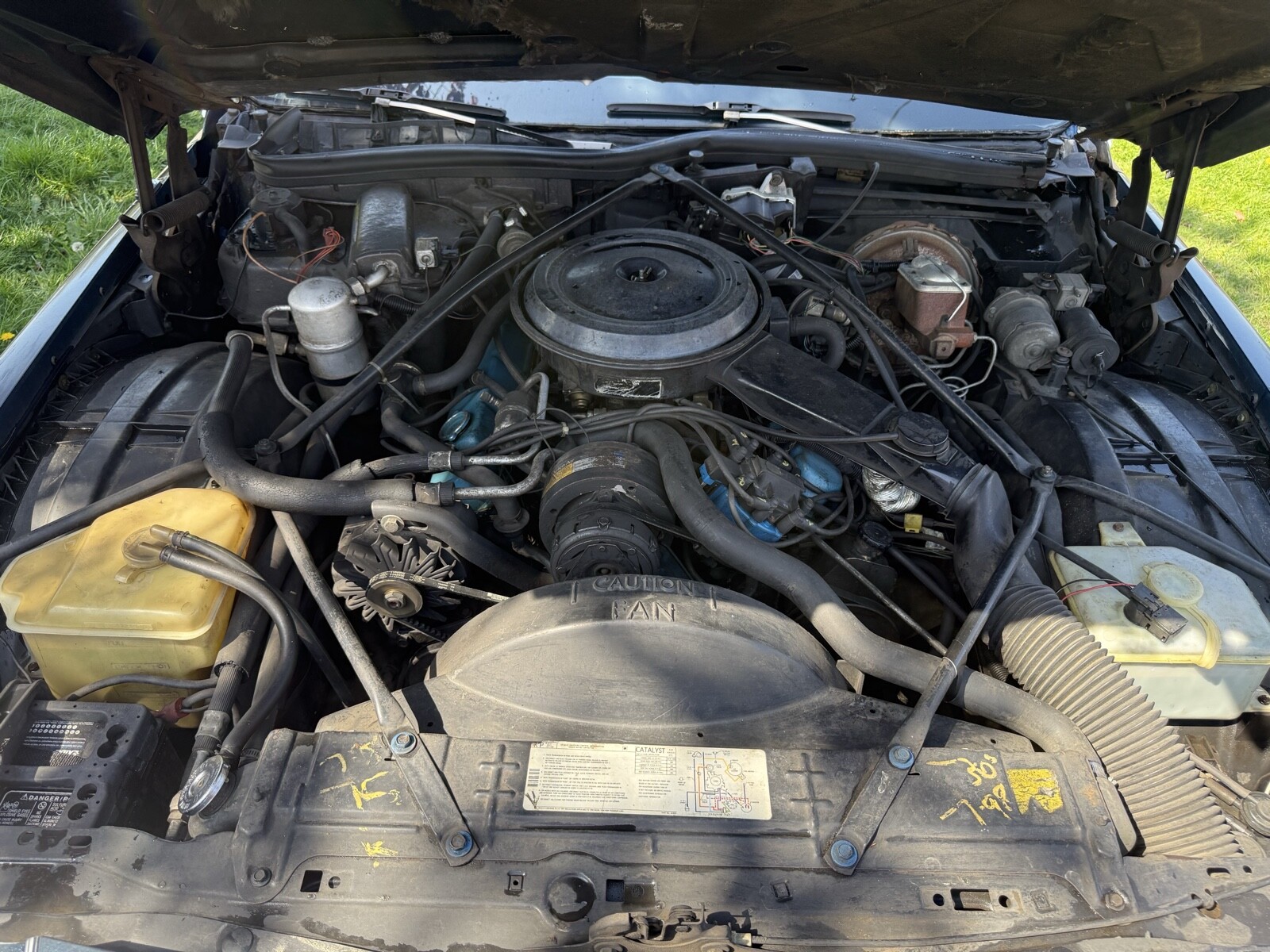 Cadillac-Fleetwood-1980-Sedan-18