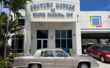 Cadillac-Fleetwood-1991-Sedan