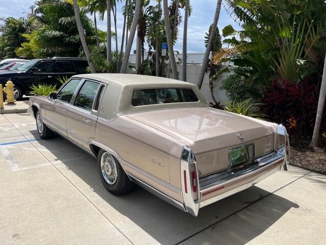 Cadillac-Fleetwood-1991-Sedan-5
