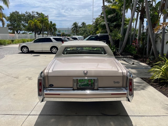 Cadillac-Fleetwood-1991-Sedan-6