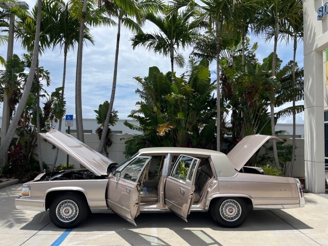 Cadillac-Fleetwood-1991-Sedan-8