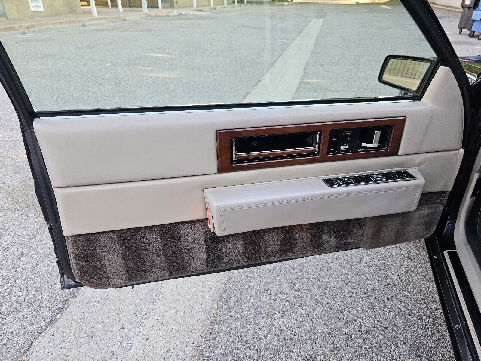 Cadillac-Fleetwood-1992-Coupe-34