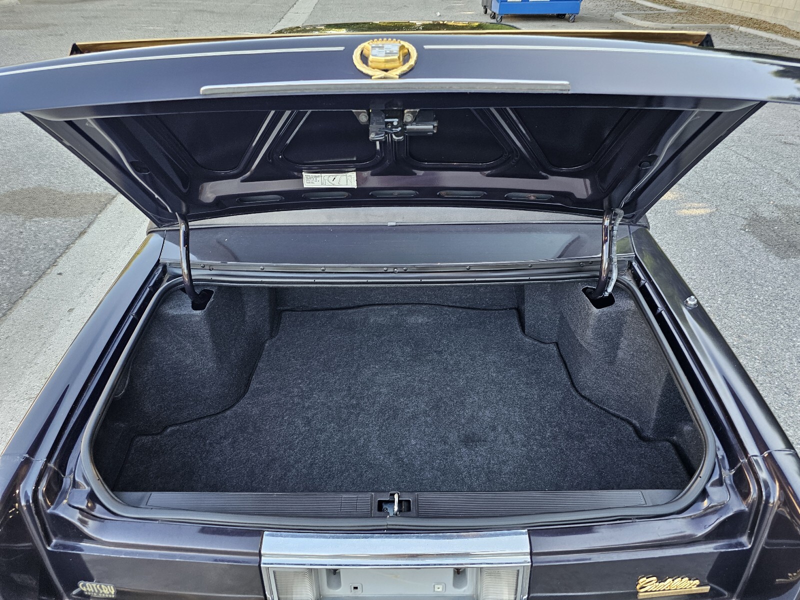 Cadillac-Fleetwood-1992-Coupe-37