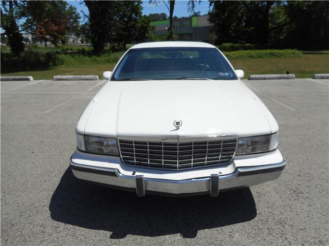 Cadillac-Fleetwood-1993-Sedan-10