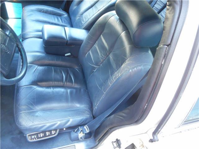 Cadillac-Fleetwood-1993-Sedan-17