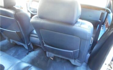 Cadillac-Fleetwood-1993-Sedan-21