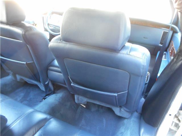 Cadillac-Fleetwood-1993-Sedan-21