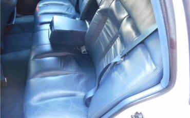 Cadillac-Fleetwood-1993-Sedan-23