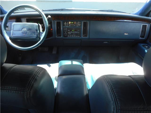 Cadillac-Fleetwood-1993-Sedan-26