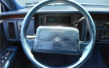 Cadillac-Fleetwood-1993-Sedan-28