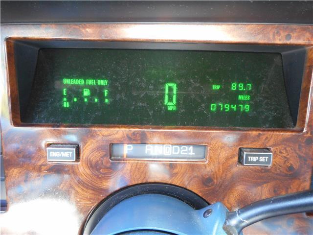 Cadillac-Fleetwood-1993-Sedan-29
