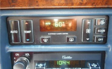 Cadillac-Fleetwood-1993-Sedan-32