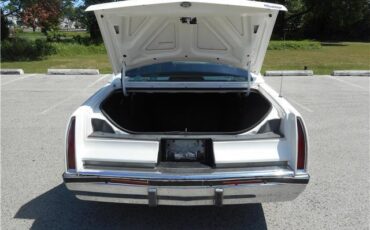 Cadillac-Fleetwood-1993-Sedan-38