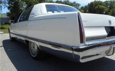 Cadillac-Fleetwood-1993-Sedan-5