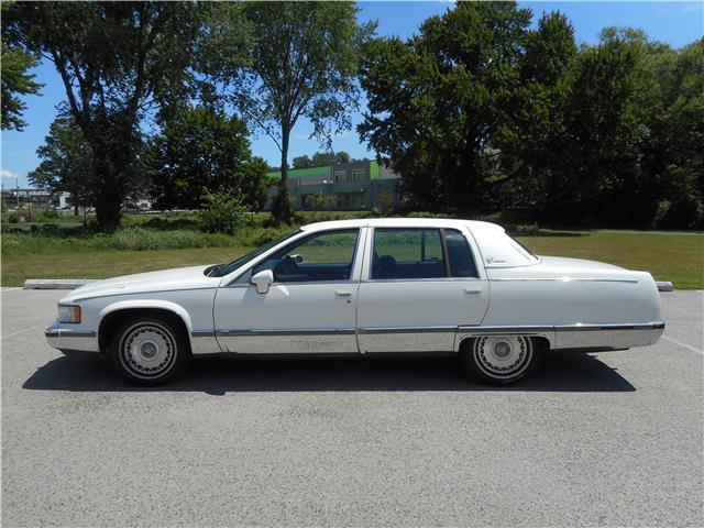 Cadillac-Fleetwood-1993-Sedan-7