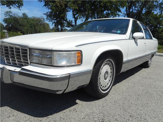 Cadillac-Fleetwood-1993-Sedan-9