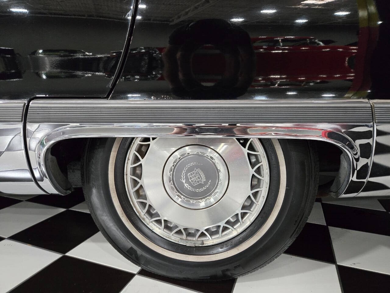 Cadillac-Fleetwood-1994-Sedan-11