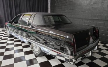 Cadillac-Fleetwood-1994-Sedan-2