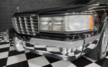 Cadillac-Fleetwood-1994-Sedan-24