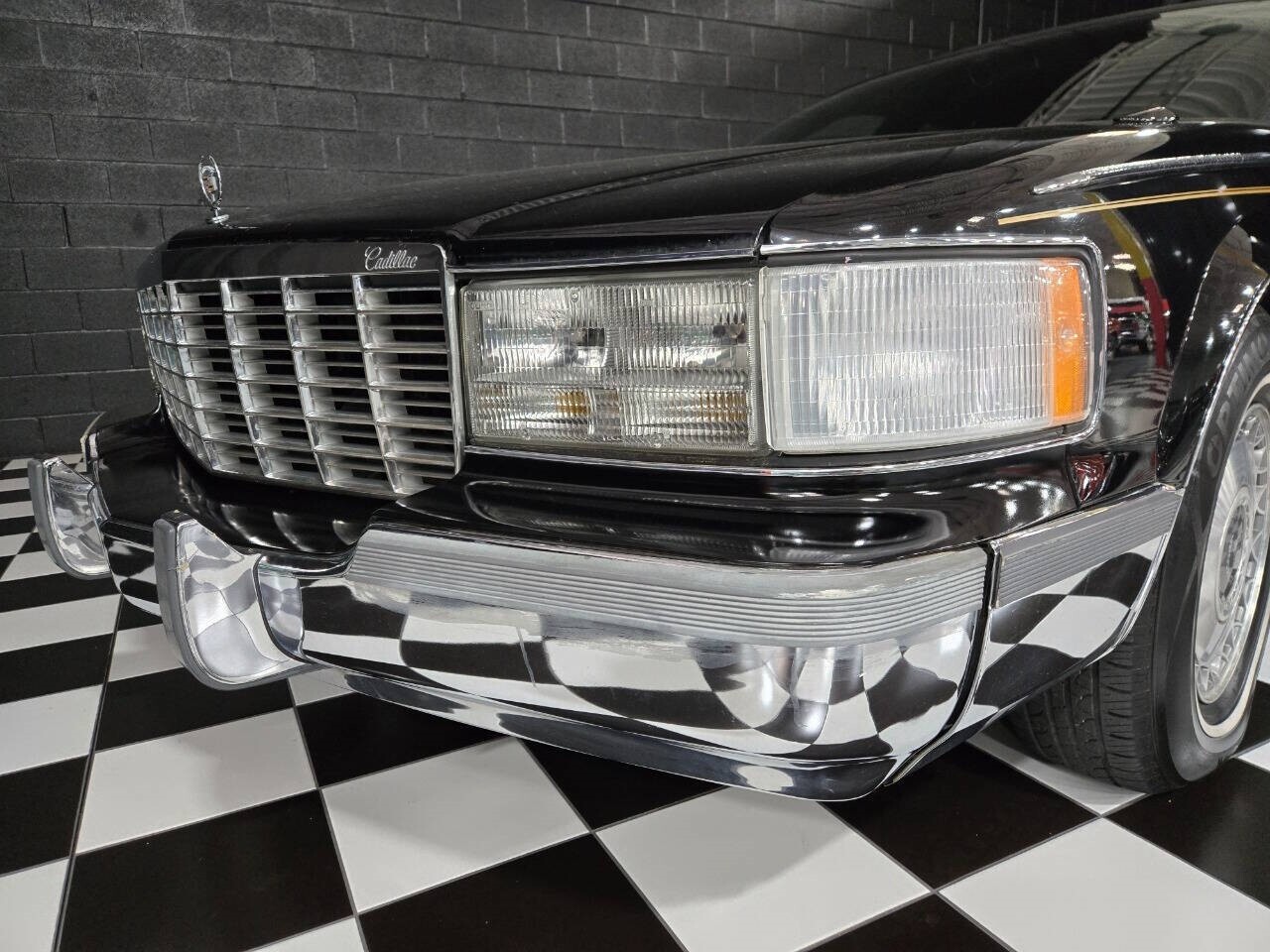 Cadillac-Fleetwood-1994-Sedan-24