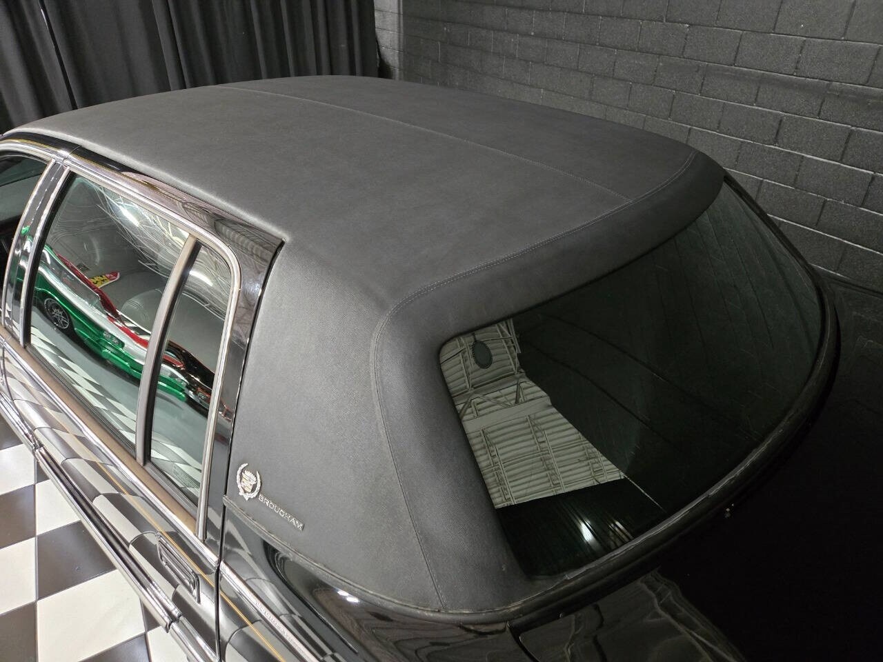 Cadillac-Fleetwood-1994-Sedan-25