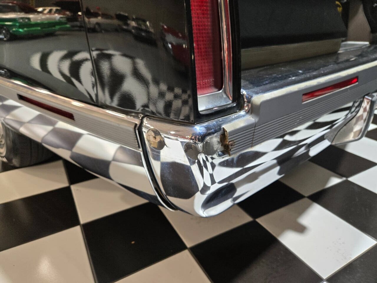 Cadillac-Fleetwood-1994-Sedan-28