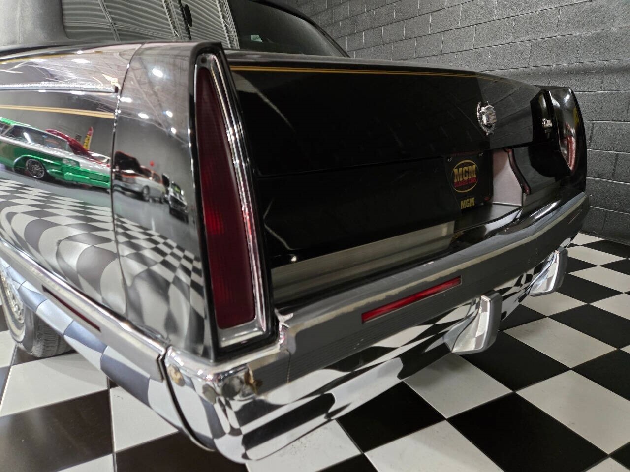 Cadillac-Fleetwood-1994-Sedan-29