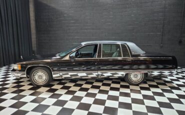 Cadillac-Fleetwood-1994-Sedan-33