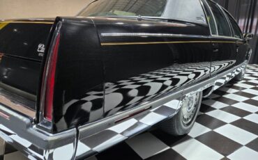 Cadillac-Fleetwood-1994-Sedan-36