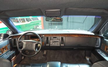 Cadillac-Fleetwood-1994-Sedan-5