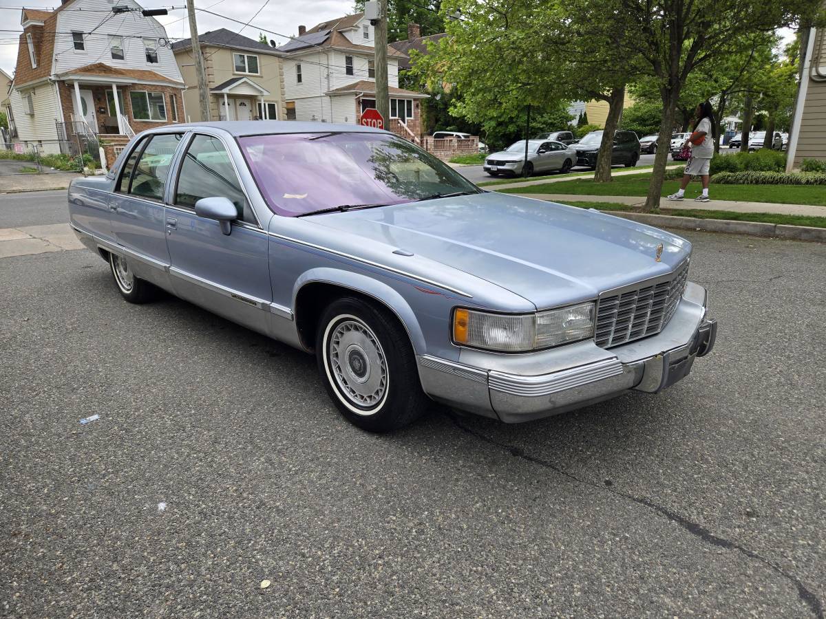 Cadillac-Fleetwood-1994-blue-1