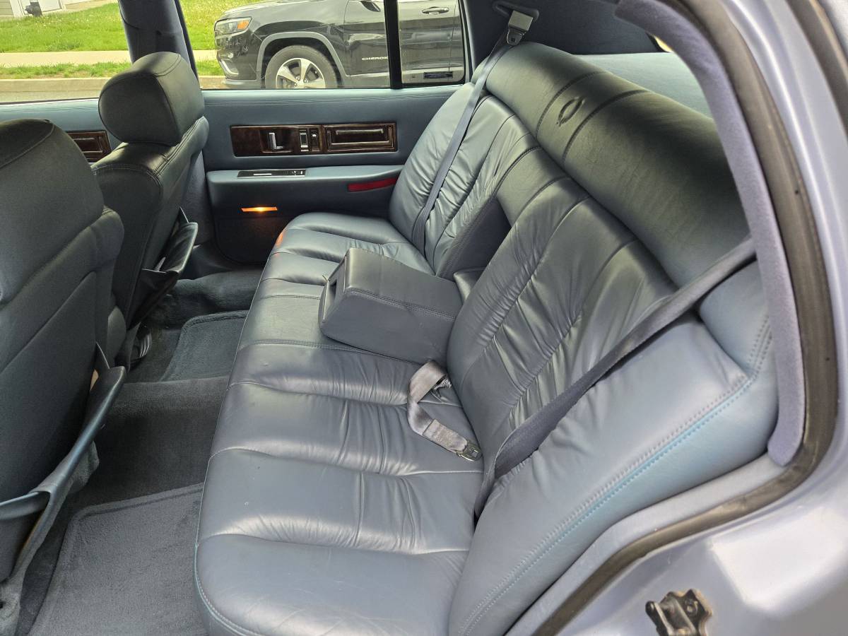 Cadillac-Fleetwood-1994-blue-10