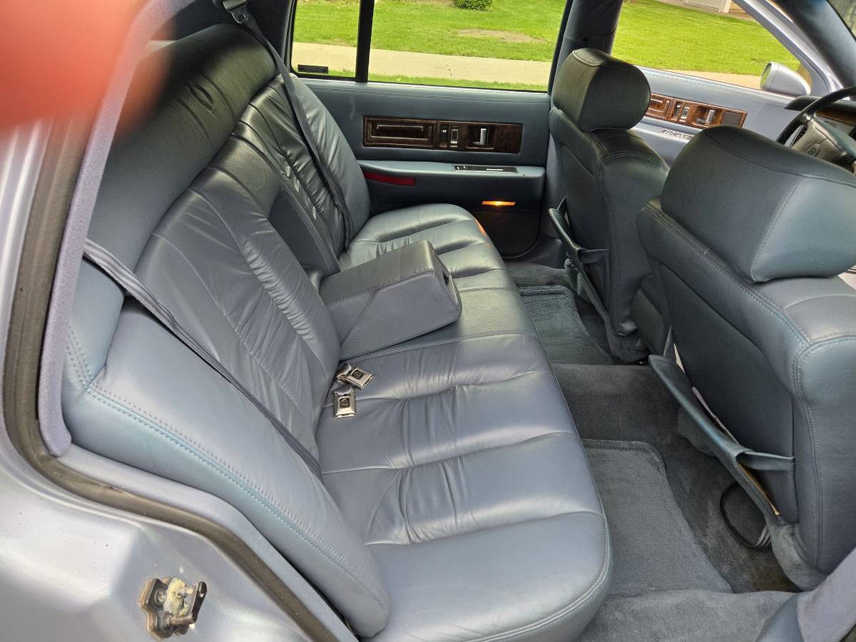 Cadillac-Fleetwood-1994-blue-11