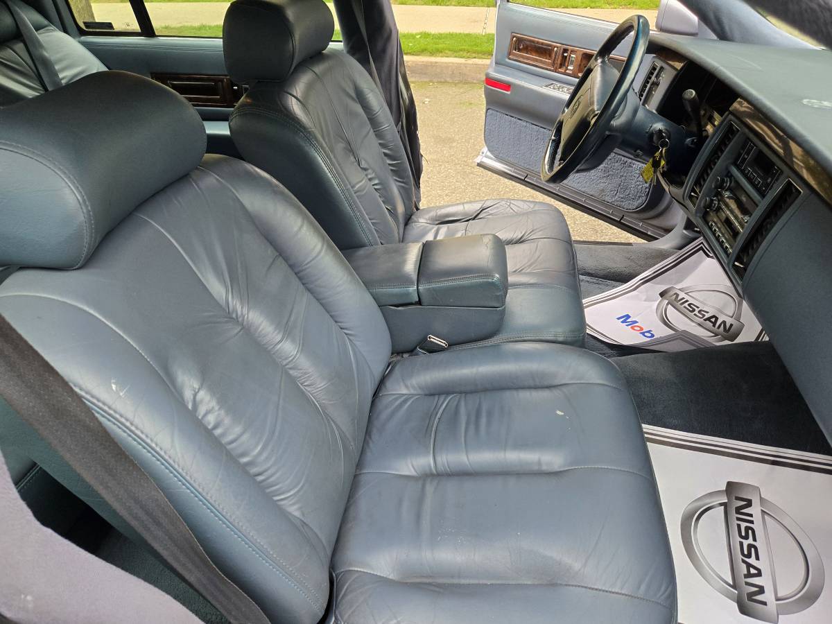 Cadillac-Fleetwood-1994-blue-12