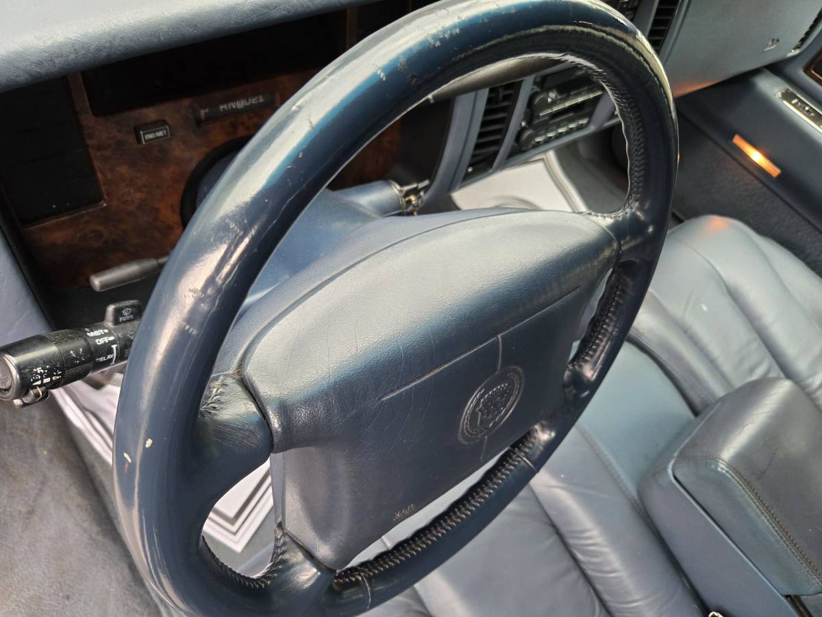 Cadillac-Fleetwood-1994-blue-20