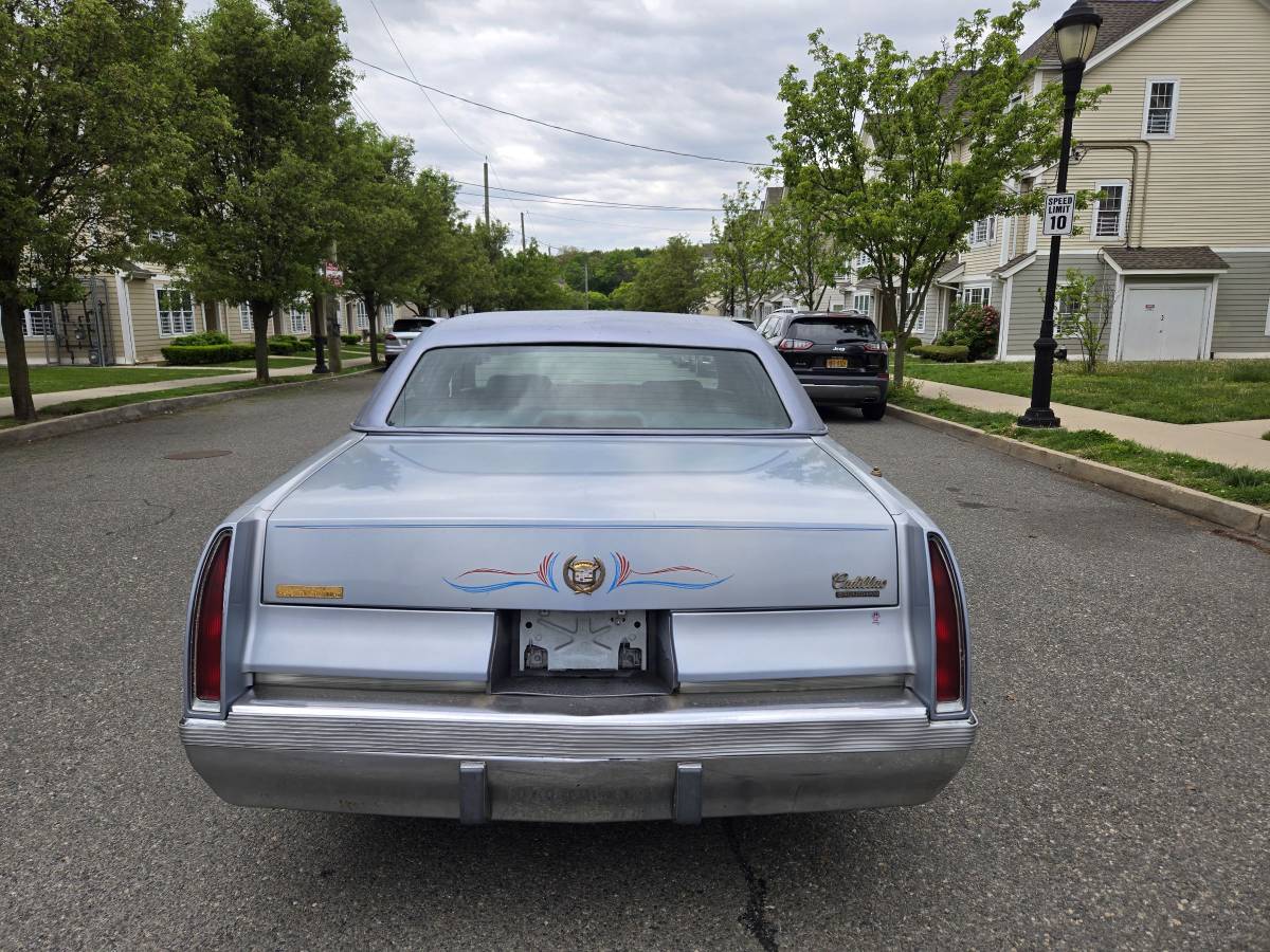 Cadillac-Fleetwood-1994-blue-4