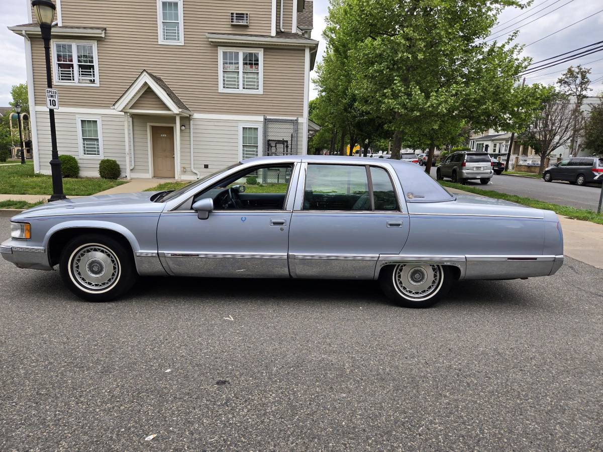 Cadillac-Fleetwood-1994-blue