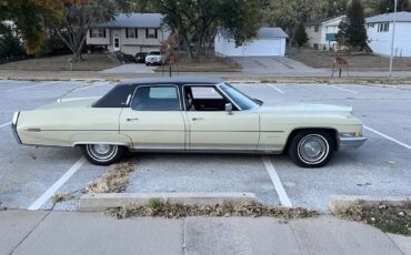 Cadillac-Fleetwood-brougham-1972
