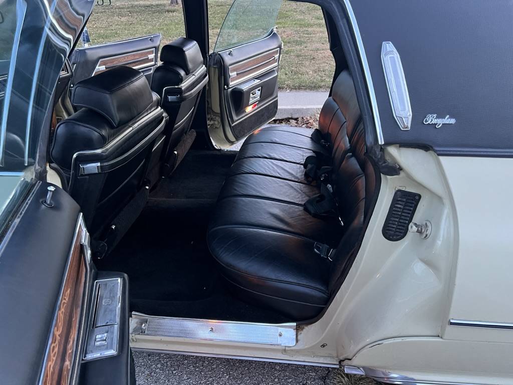 Cadillac-Fleetwood-brougham-1972-6