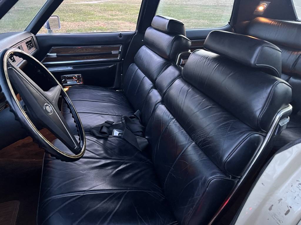 Cadillac-Fleetwood-brougham-1972-7