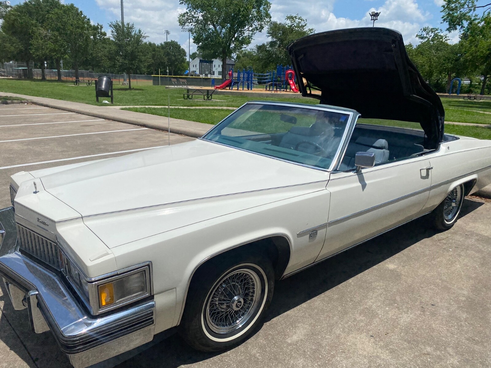 Cadillac-Paris-1978-Convertible-9
