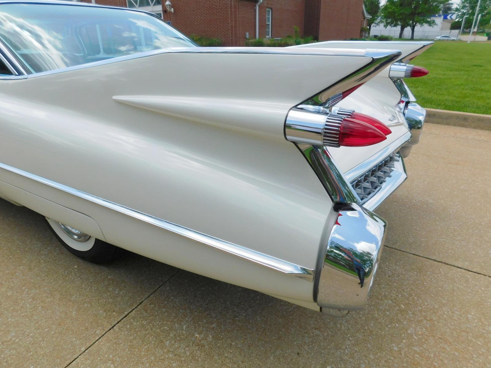 Cadillac-SERIES-62-1959-14