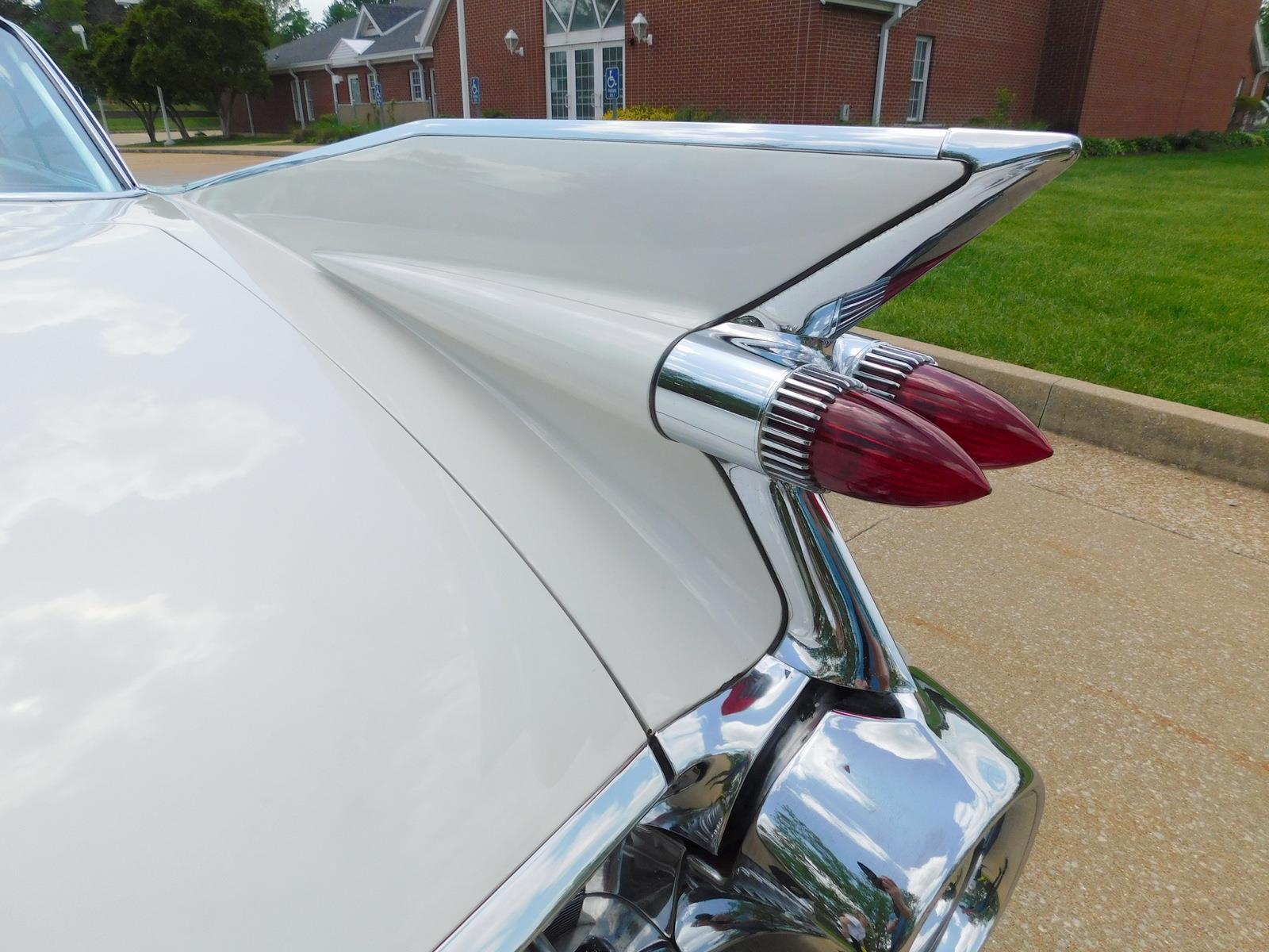 Cadillac-SERIES-62-1959-25