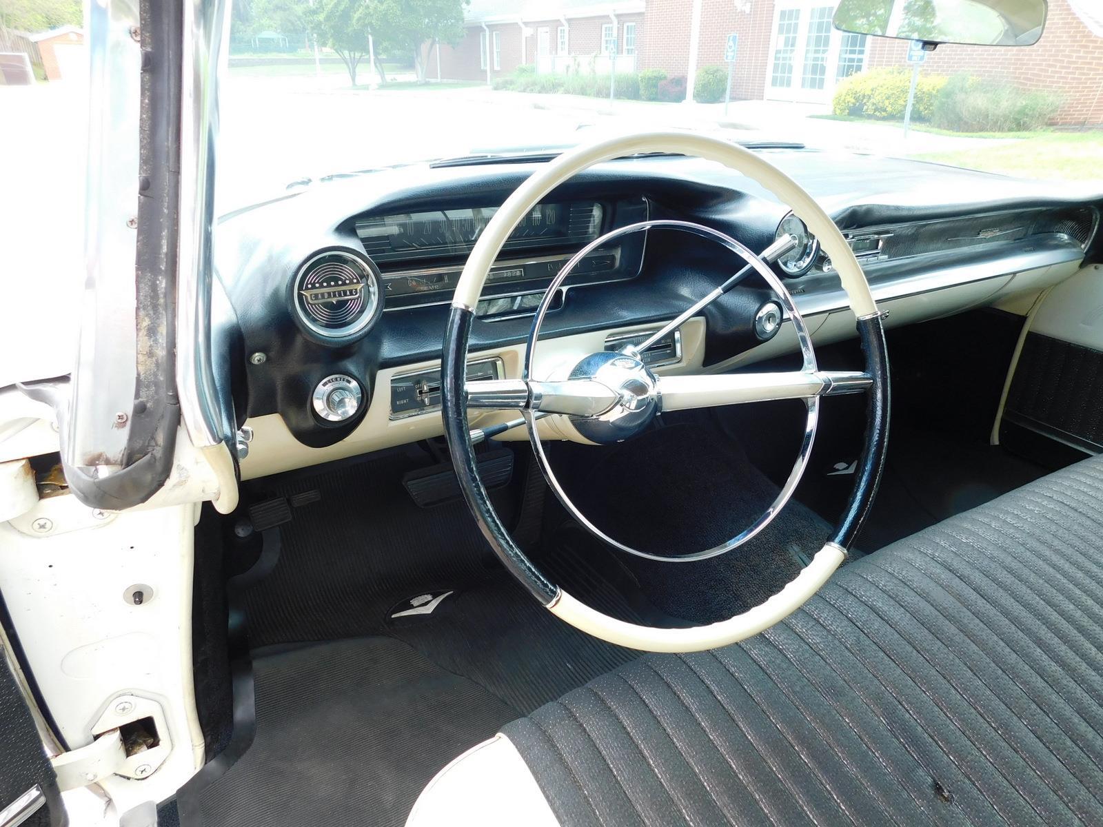 Cadillac-SERIES-62-1959-32