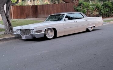 Cadillac-Sedan-1969-white