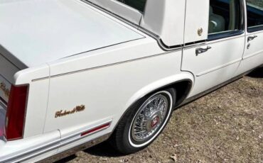 Cadillac-Sedan-deville-1988-white-2