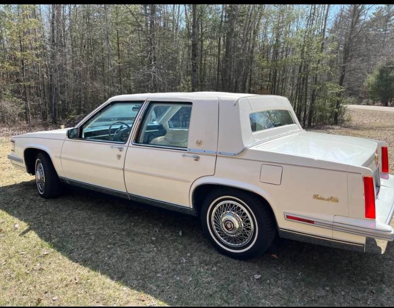 Cadillac-Sedan-deville-1988-white-3