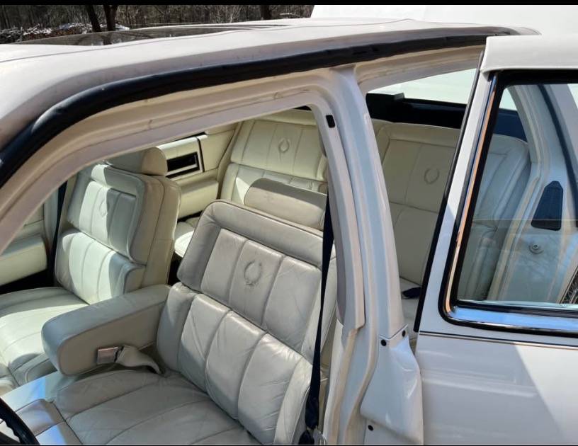 Cadillac-Sedan-deville-1988-white-6